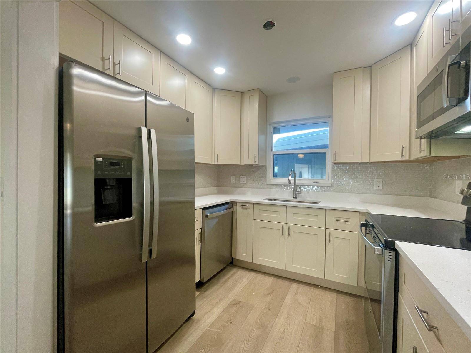 Holmes Beach, FL 34217,6300 FLOTILLA DR #71