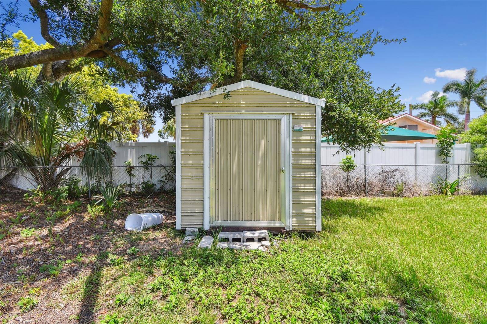 Bradenton, FL 34209,910 43RD ST W