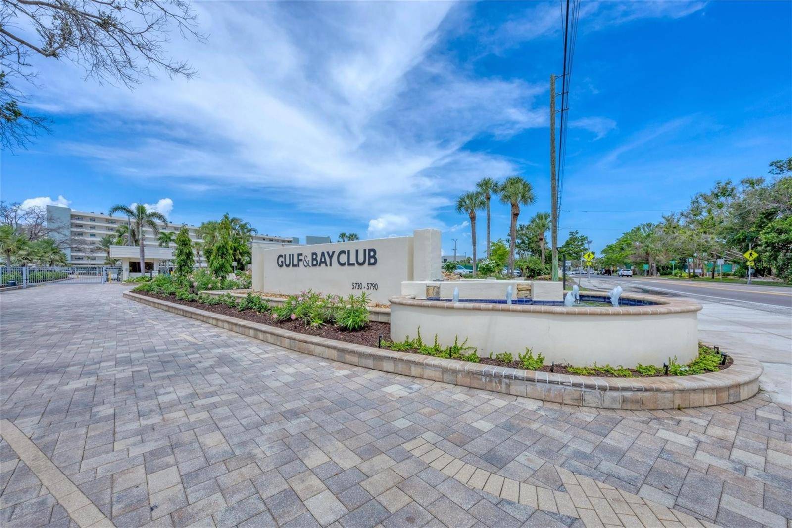 Sarasota, FL 34242,5760 MIDNIGHT PASS RD #404