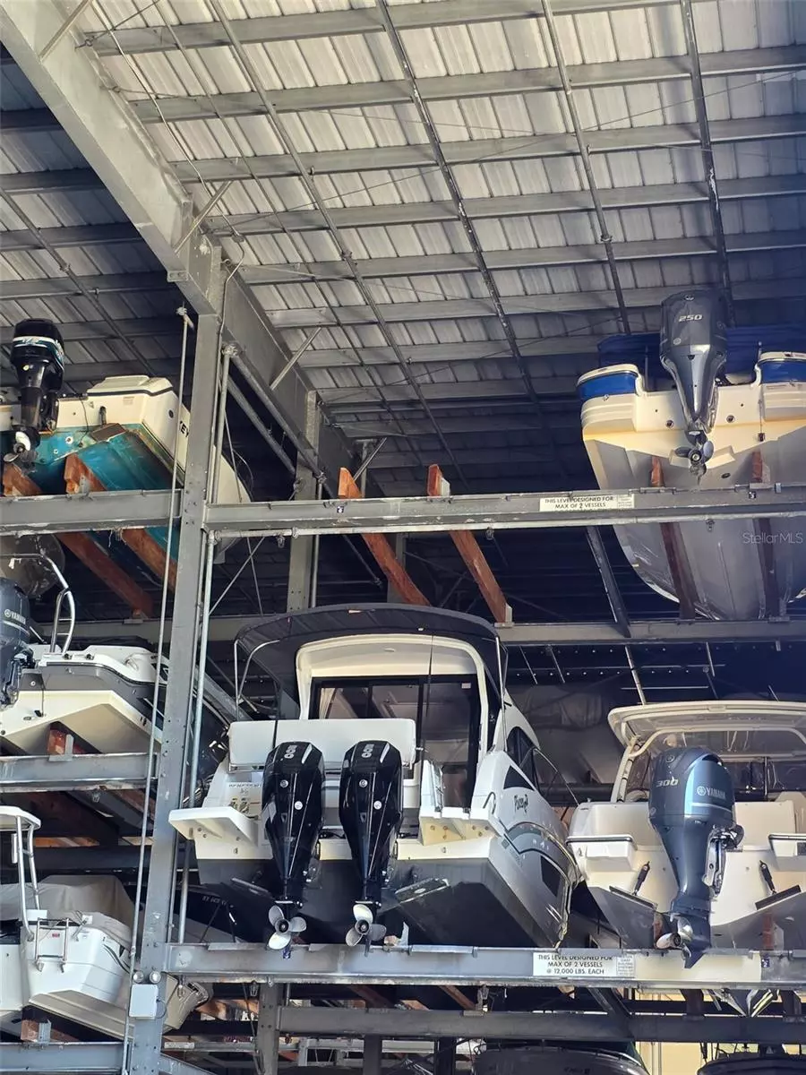 Osprey, FL 34229,570 BLACKBURN POINT RD #6