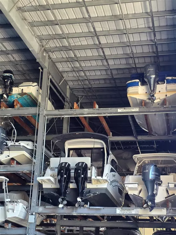 570 BLACKBURN POINT RD #6,  Osprey,  FL 34229