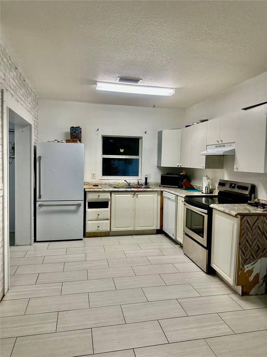 Palmetto, FL 34221,2325 28TH AVE E