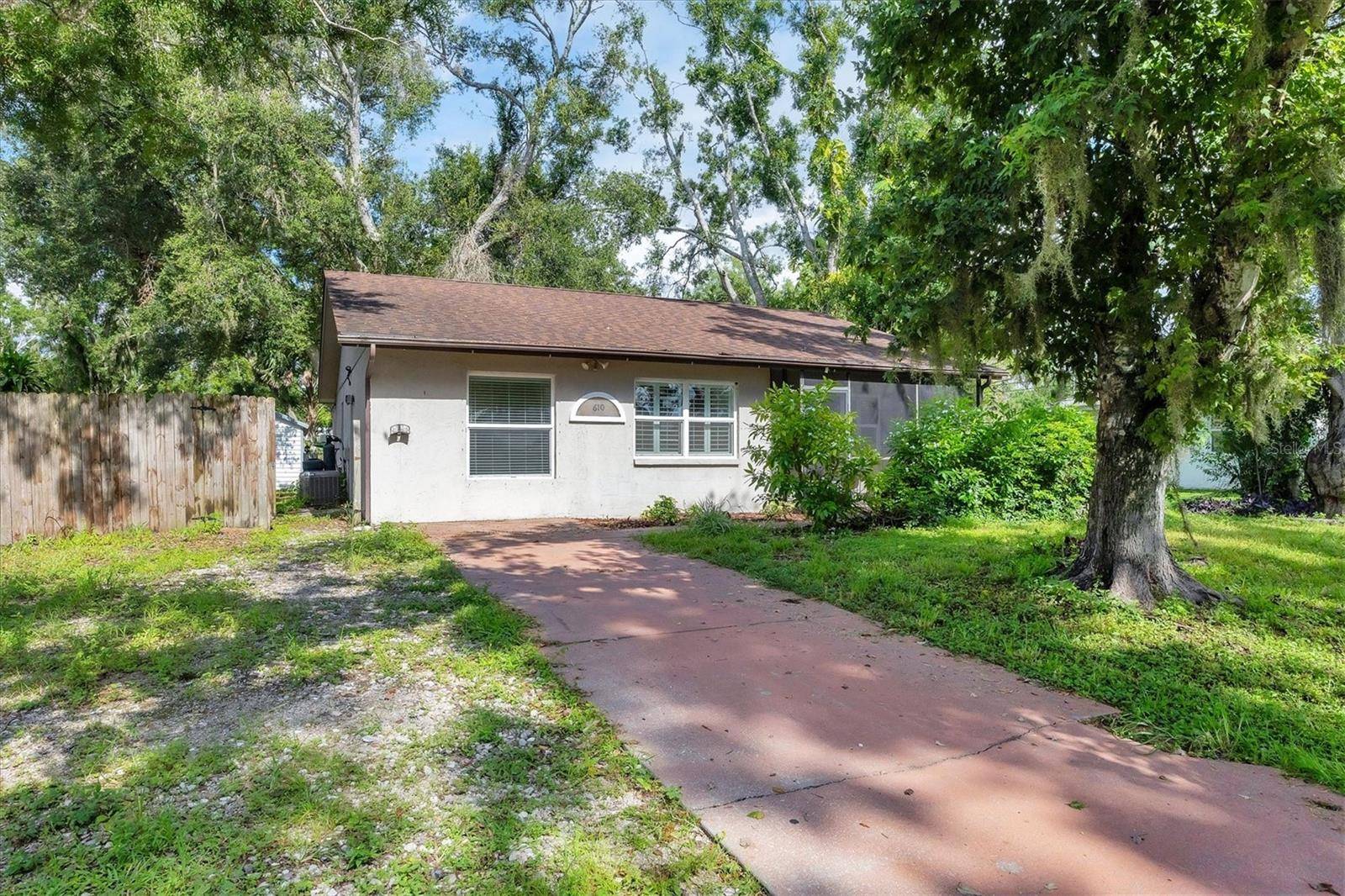 Sarasota, FL 34232,610 ALBRITTON AVE