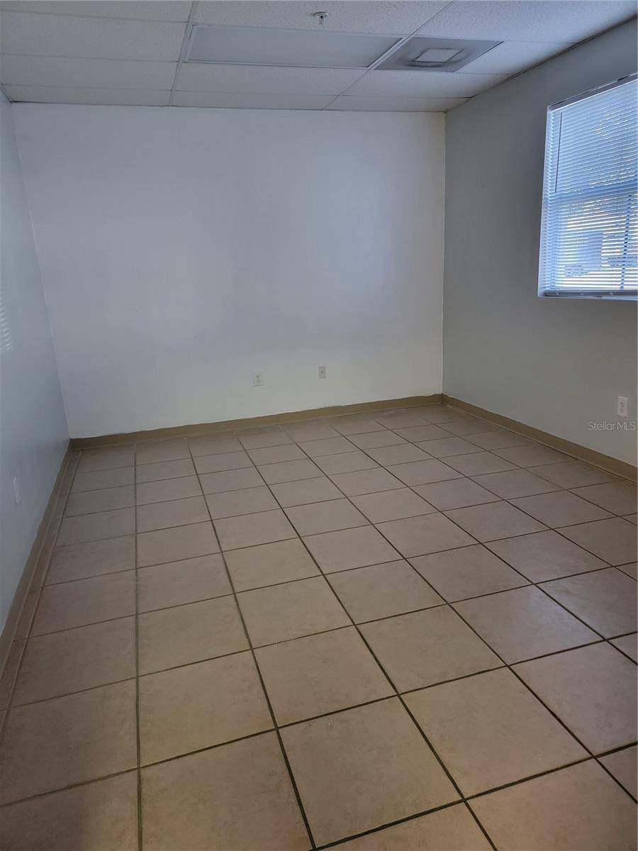 Venice, FL 34292,779 COMMERCE DR #11