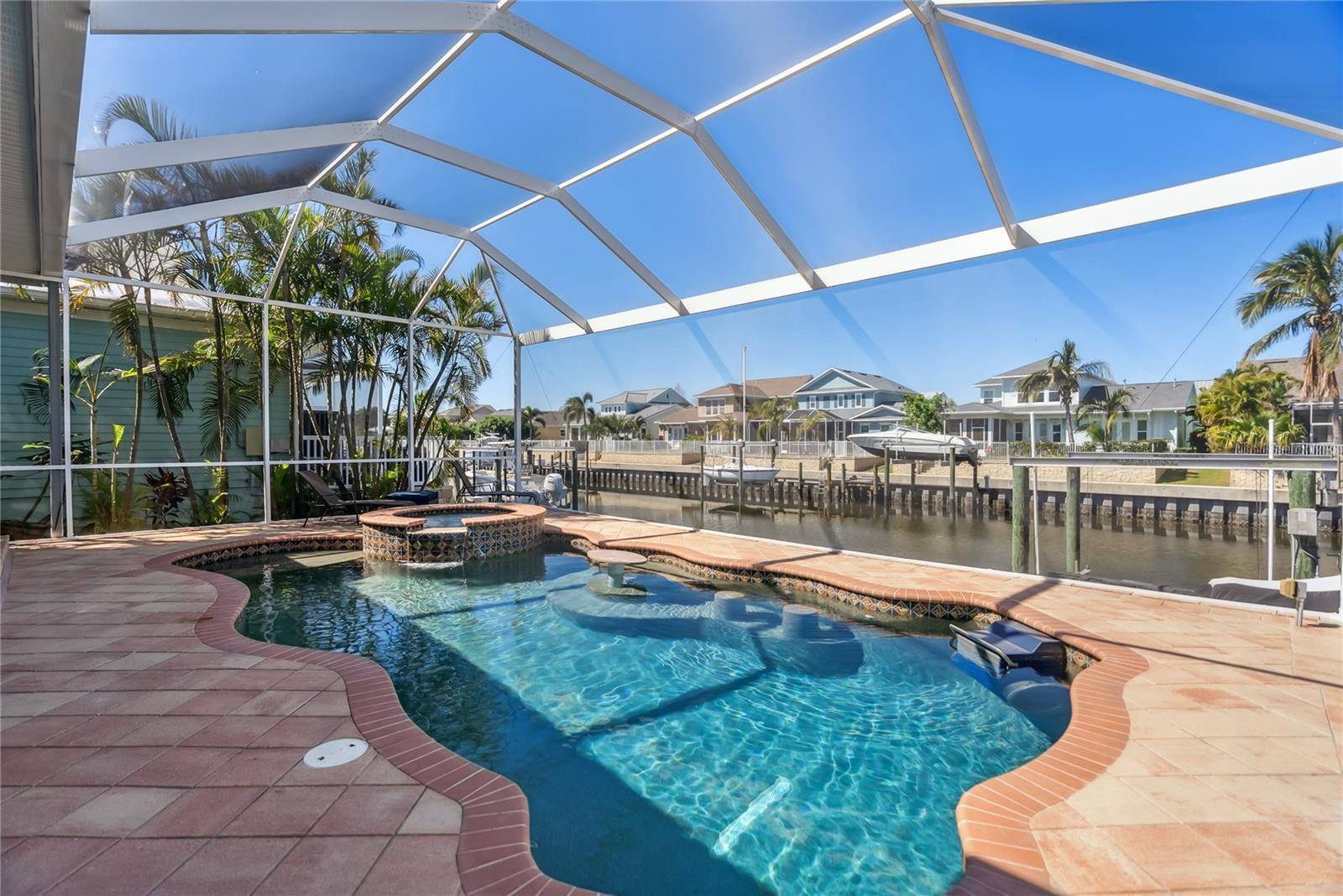 Apollo Beach, FL 33572,428 ISLEBAY DR