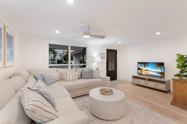 Anna Maria, FL 34216,212 OAK AVE