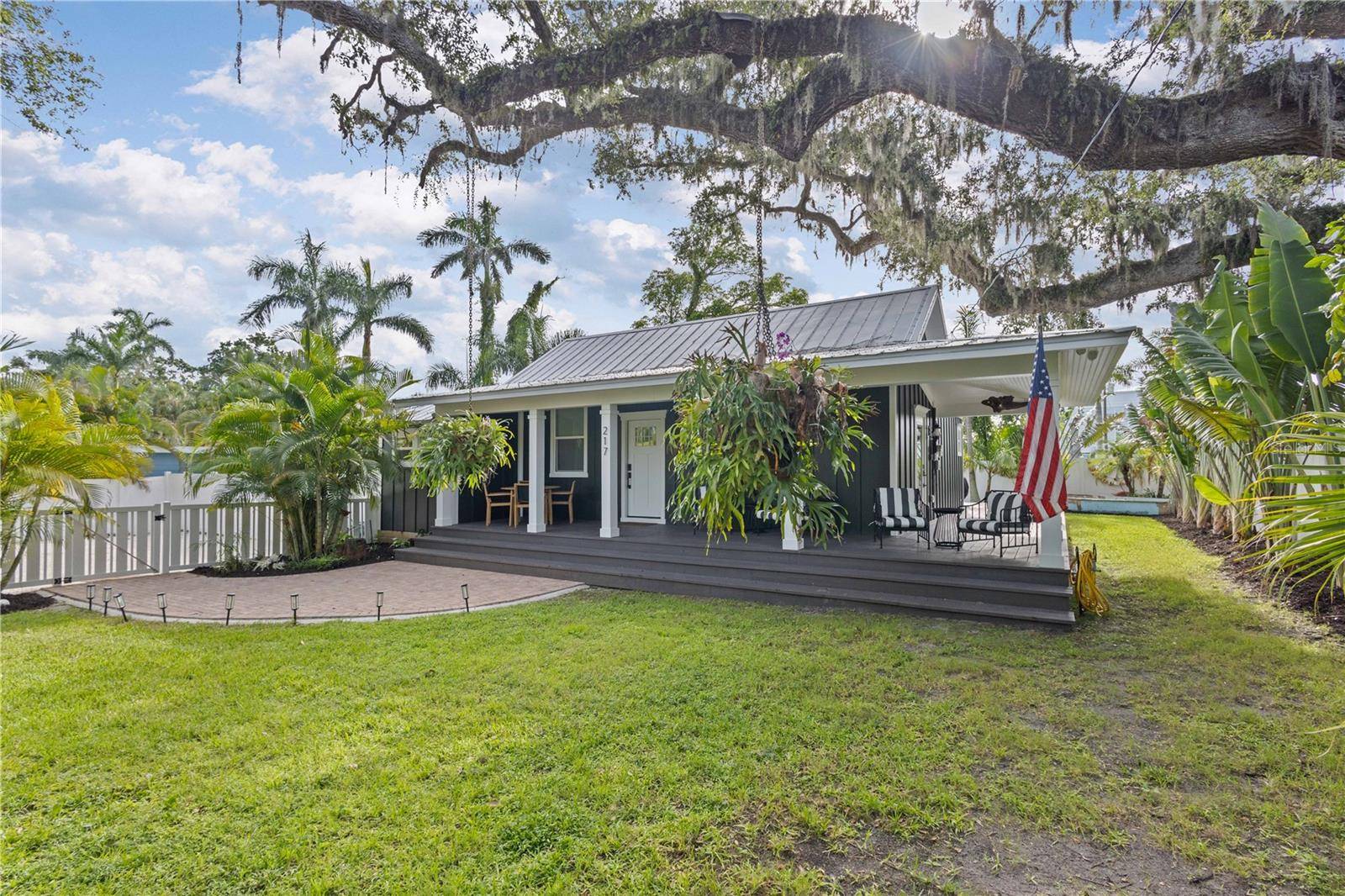 217 9TH ST E, Bradenton, FL 34208