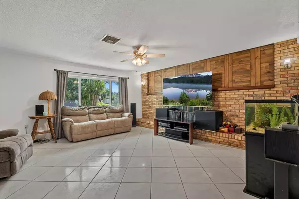 Sarasota, FL 34235,4928 HABANA DR