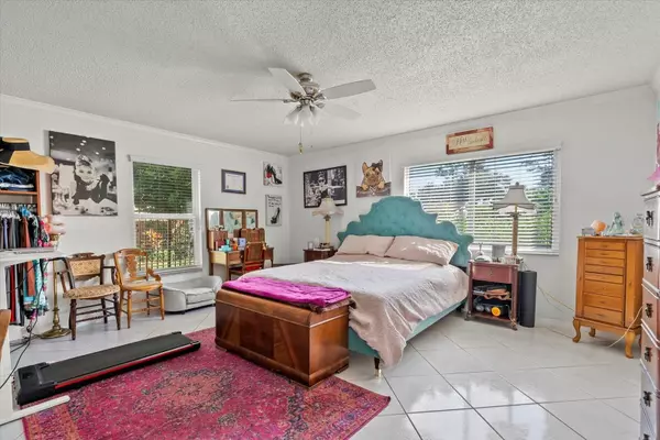 Sarasota, FL 34235,4928 HABANA DR