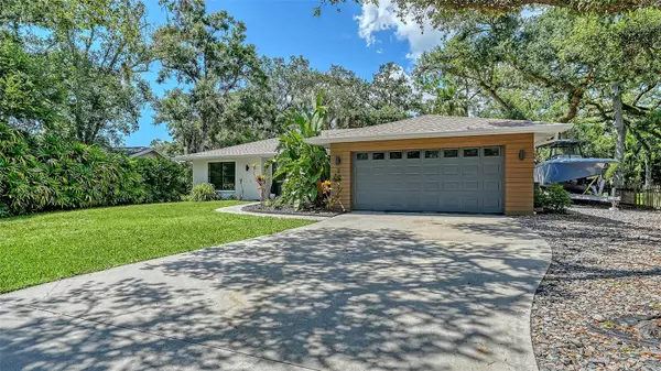 2707 GREENDALE DR, Sarasota, FL 34232