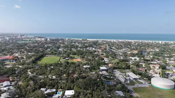 Sarasota, FL 34242,5222 WINDING WAY