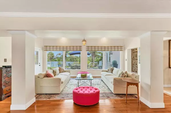 Sarasota, FL 34231,5329 PALOS VERDES DR