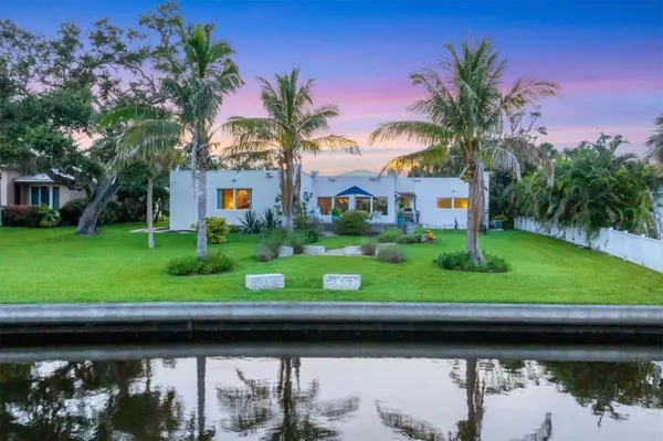 5329 PALOS VERDES DR, Sarasota, FL 34231