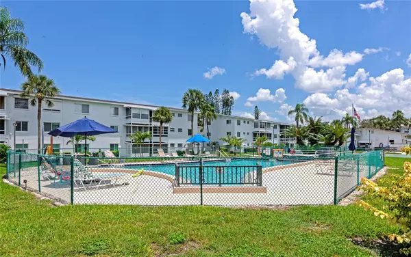 Bradenton, FL 34207,5912 PALM LN #C36