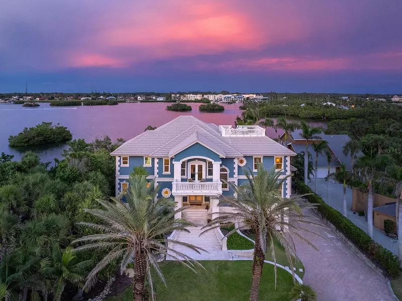 144 N CASEY KEY RD, Osprey, FL 34229