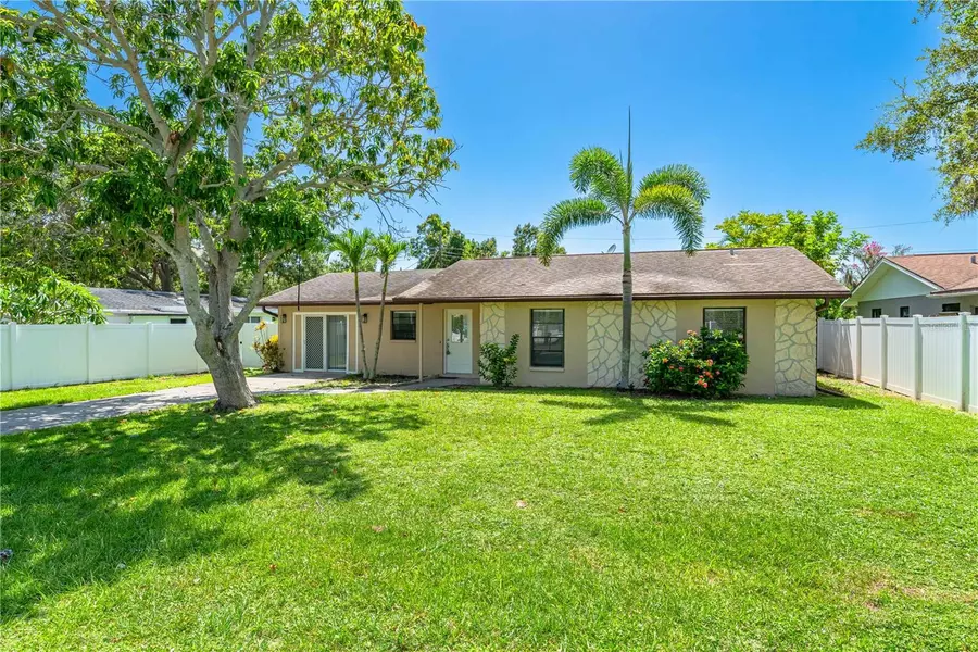 5672 LOCKWOOD RIDGE RD, Sarasota, FL 34231
