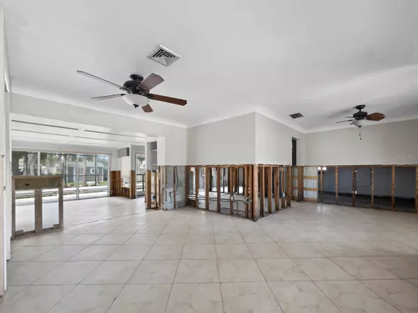 Sarasota, FL 34236,153 N ADAMS DR