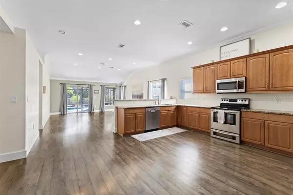 Bradenton, FL 34208,719 50TH ST E