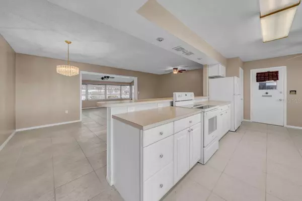 Sun City Center, FL 33573,1808 MILFORD CIR