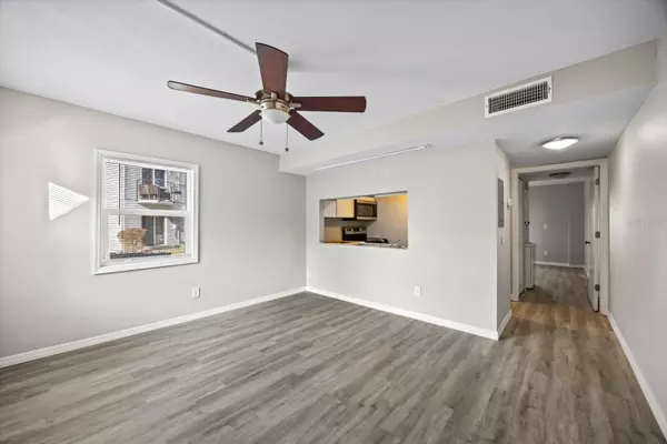 Tampa, FL 33617,7169 E BANK DR #101