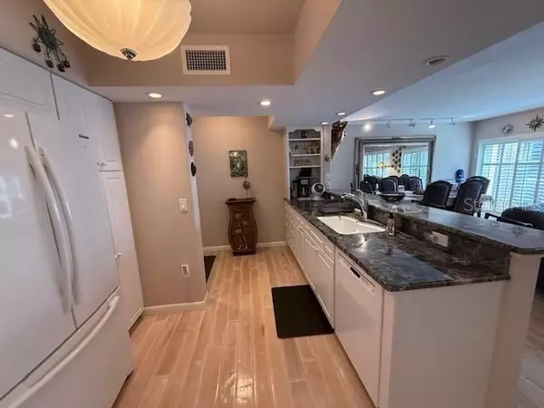 Longboat Key, FL 34228,3806 GULF OF MEXICO DR #C108