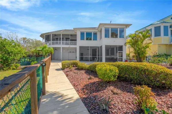 Tarpon Springs, FL 34689,511 SEAVIEW DR