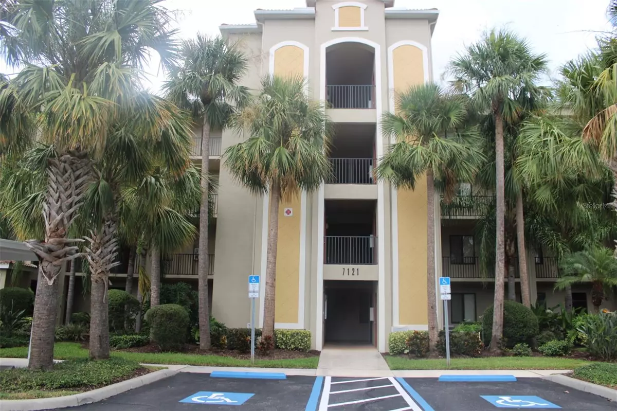 Bradenton, FL 34212,7121 RIVER HAMMOCK DR #302
