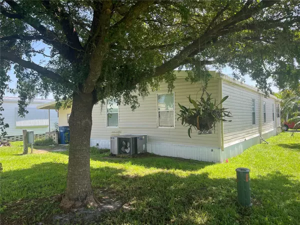 Bradenton, FL 34203,5316 53RD AVE E #F24