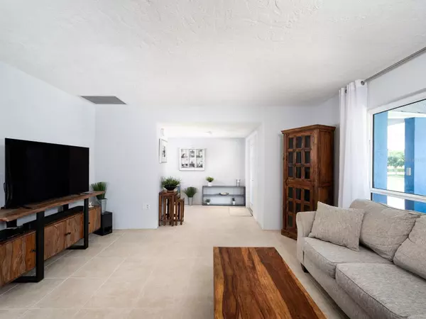 Sarasota, FL 34231,2703 COVENTRY DR