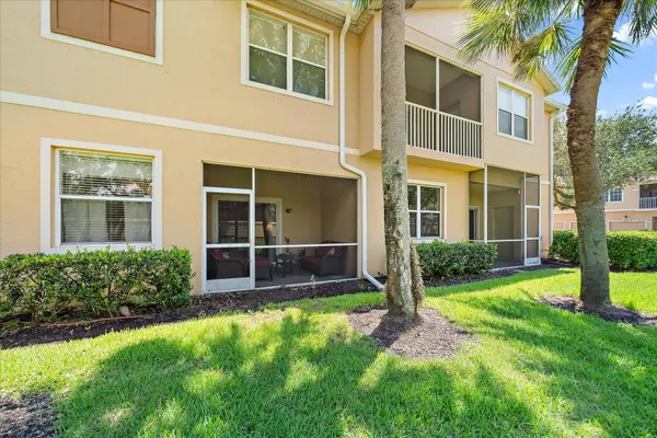 Sarasota, FL 34243,3407 PARKRIDGE CIR #20-102