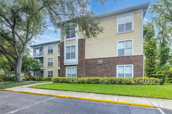 Tampa, FL 33624,10020 STRAFFORD OAK CT #921