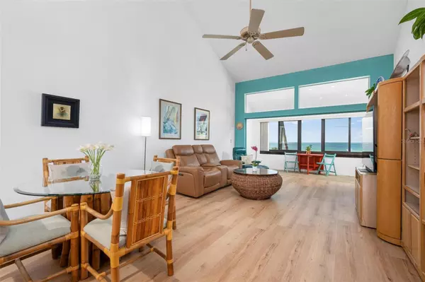 Bradenton Beach, FL 34217,1007 GULF DR N #208