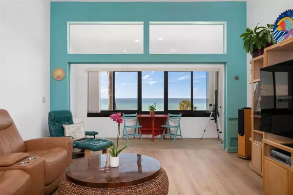 Bradenton Beach, FL 34217,1007 GULF DR N #208