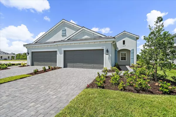 2325 BLUE MAHOE LN, Sarasota, FL 34240