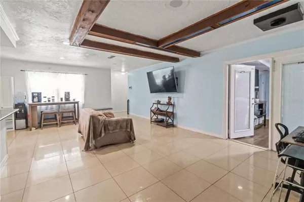 Sarasota, FL 34237,942 TARPON AVE