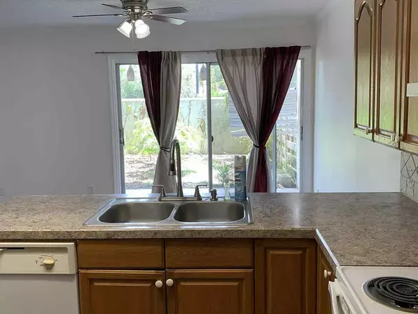 Sarasota, FL 34243,1084 LONGFELLOW CIR #90