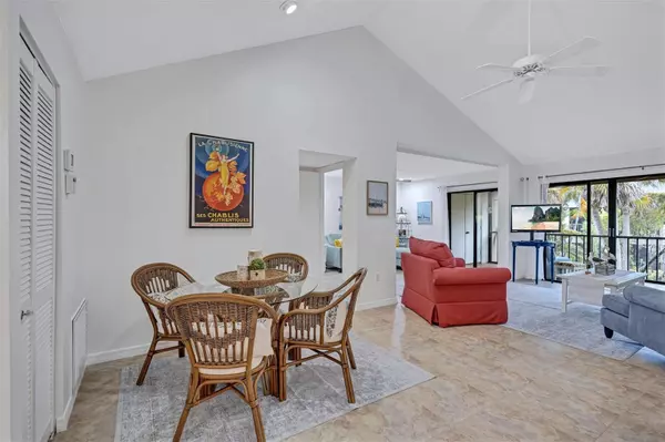 Sarasota, FL 34231,1637 BROOKHOUSE CT #244