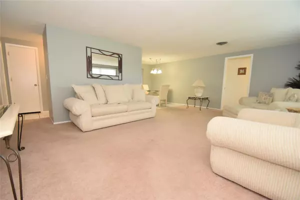 Englewood, FL 34223,1365 DE PRIE RD