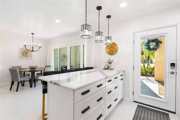 Sarasota, FL 34242,137 AVENIDA MESSINA #2