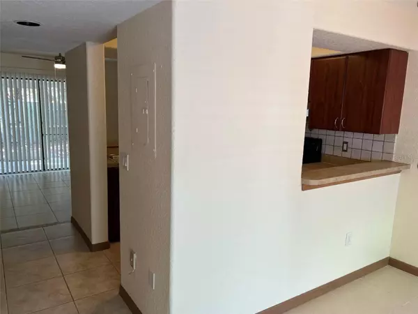 Bradenton, FL 34207,4952 25TH ST W #101