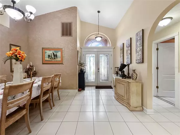 Sarasota, FL 34235,4441 EDINBRIDGE CIR #32