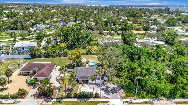 Bradenton, FL 34209,7611 MANATEE AVE W