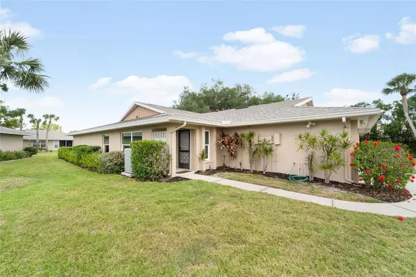 Sarasota, FL 34233,5689 EVERGREEN DR #18