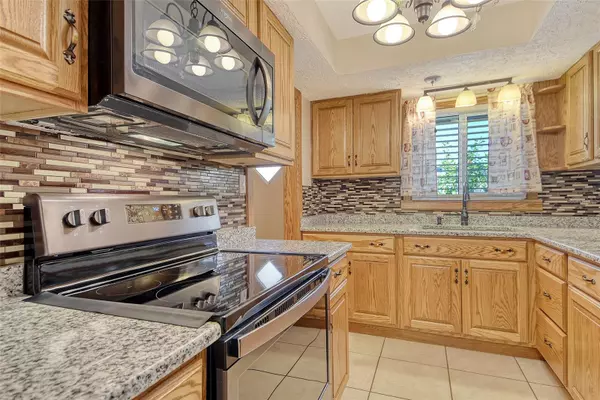 Bradenton, FL 34205,4130 HERON WAY #B-115