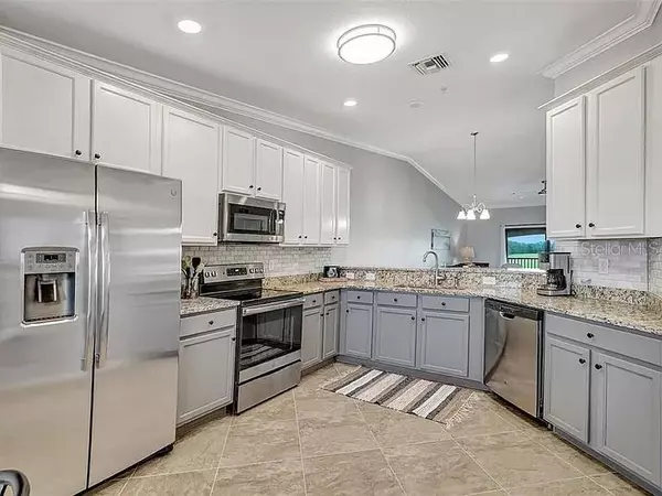Bradenton, FL 34211,5577 PALMER CIR #206