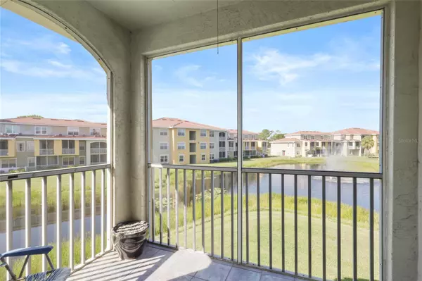 5681 BENTGRASS DR #13-201, Sarasota, FL 34235