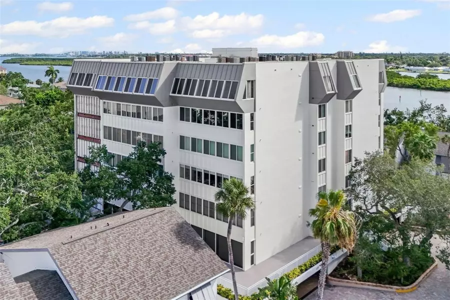 1255 E PEPPERTREE DR #201, Sarasota, FL 34242