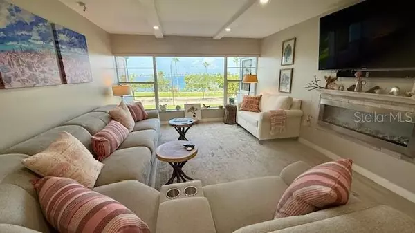 Sarasota, FL 34236,555 S GULFSTREAM AVE #303