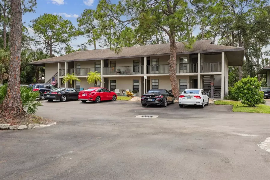 3047 QUAIL HOLW #3047, Sarasota, FL 34235