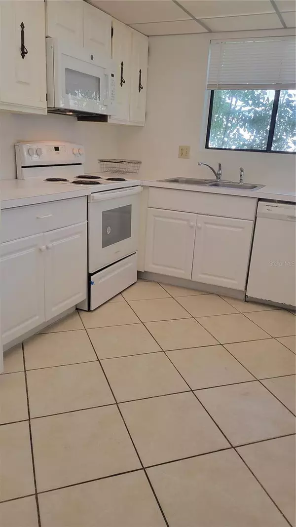 Sarasota, FL 34233,4001 BENEVA RD #345
